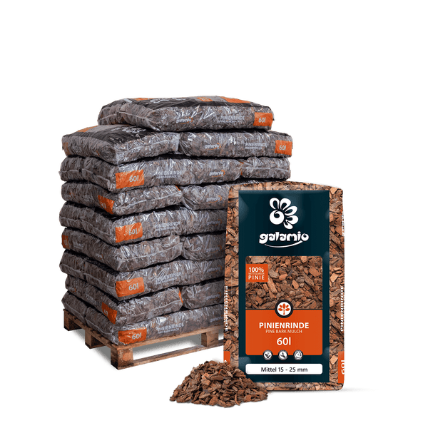 Galamio Pinienrinde mit einer Körnung von 15 bis 25 Millimeter, 60 Liter Säcke auf einer Palette gestapelt.