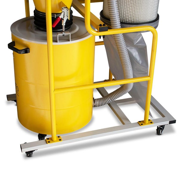 Gelber Industriestaubsauger mit Rollen und Absaugschlauch