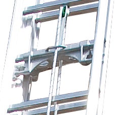 Detailansicht einer Aluminiumleiter mit Seilzugmechanismus