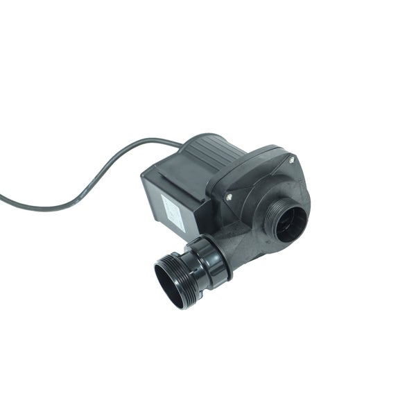 Schwarze Teichpumpe aus Kunststoff mit Gewindeanschlüssen und Stromkabel.