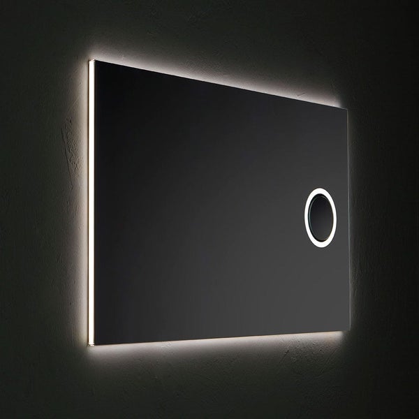 Rechteckiger LED Badezimmerspiegel mit Hintergrundbeleuchtung, seitlicher Lichtleiste und integriertem beleuchtetem Kreiselement.