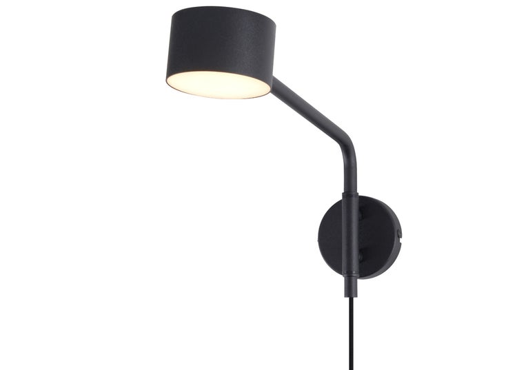 Moderne Wandleuchte aus Metall mit schwenkbarem Leuchtenkopf und Zuleitung inklusive Stecker.