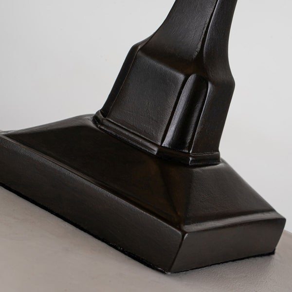 Detailansicht des Sockels einer Tischleuchte