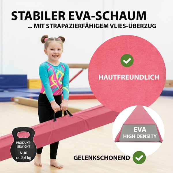 Modulares Regalsystem mit vielen Fächern und gemusterten Türen für die Aufbewahrung von Kleidung, Schuhen und Spielzeug.