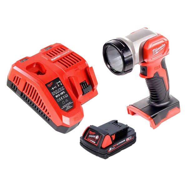 Milwaukee Akku-Set bestehend aus einer LED-Leuchte, einem Schnellladegerät M12-18FC und einem M18 Redlithium Akku mit 2,0 Amperestunden