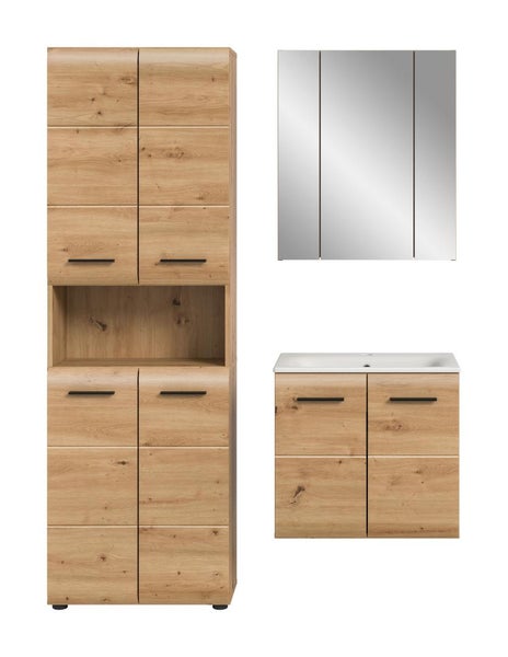 Badezimmermöbel-Set bestehend aus Hochschrank, Waschbeckenunterschrank mit weißem Becken und Spiegelschrank in Eichenoptik mit schwarzen Griffen.
