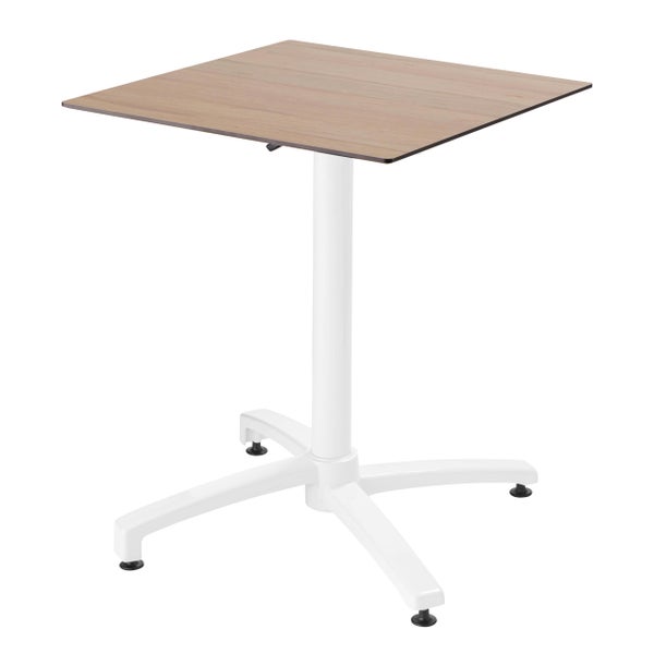 Quadratischer Bistrotisch mit Tischplatte in Holzoptik und weißem Säulengestell mit Vierfußkreuz.