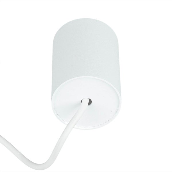 Weiße Deckenleuchte mit Kabel