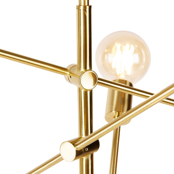 Detailansicht einer goldenen Deckenleuchte mit Glühbirne