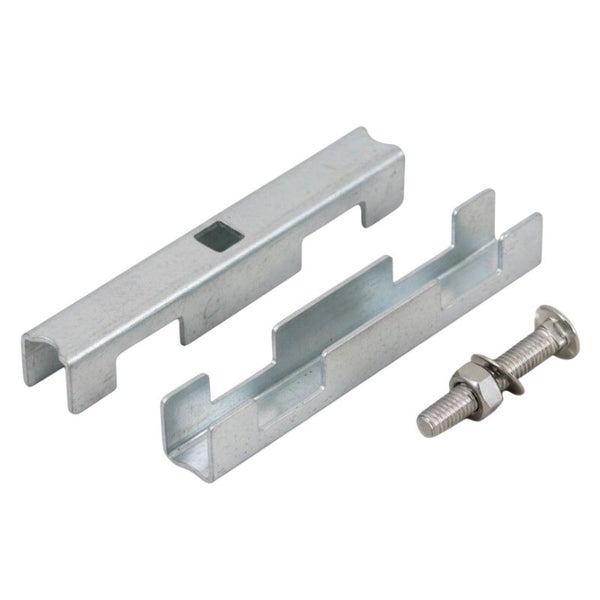 Befestigungsset für Anbauteile, bestehend aus zwei Montageteilen und Schraube mit Mutter