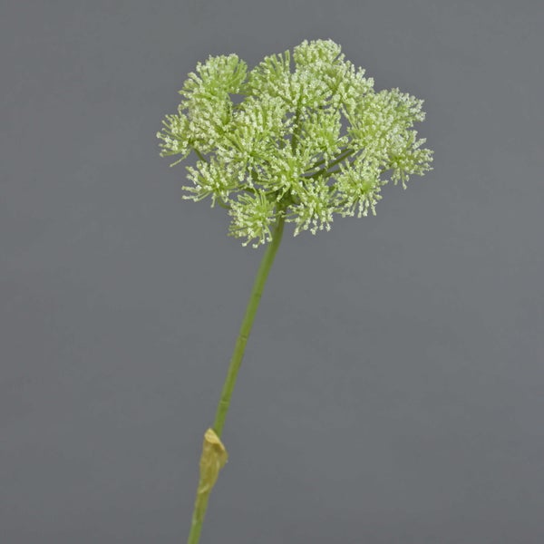 Künstliche Blume in Form eines Doldenblütlers mit grünem Stiel und weißlichen Blütenclustern.