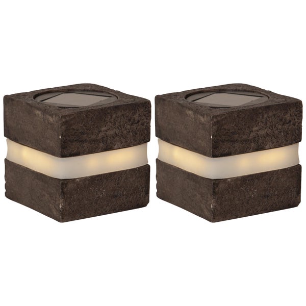 Zwei quadratische Solarleuchten für den Außenbereich