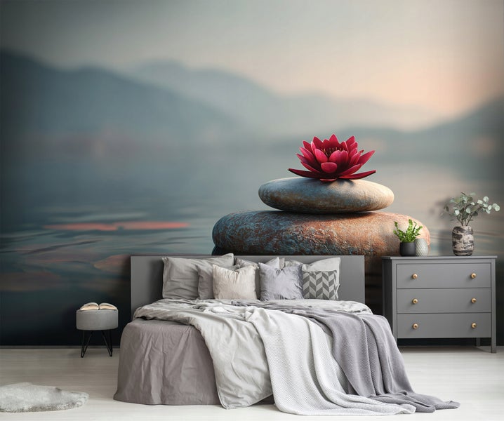 Schlafzimmer mit Bett, Kommode und Fototapete mit Steinmotiv