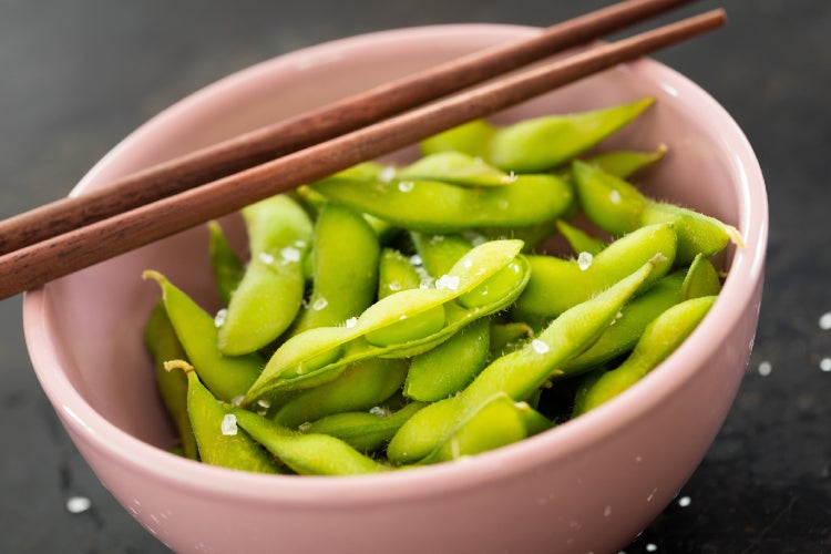 SAFLAX Garden to go - BIO - Bohne - Edamame - Glycine max (L.) Merr. - 8 Samen - Mit Topf, Klima - Deckel und Anzuchtsubstrat