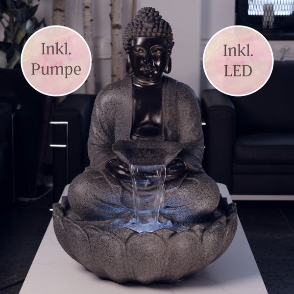 Buddha-Zimmerbrunnen in Steinoptik mit fließendem Wasser, inklusive Pumpe und LED-Beleuchtung.