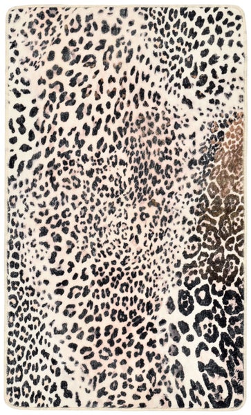 Rechteckiger Teppich mit Leopardenmuster und kurzen Fasern.