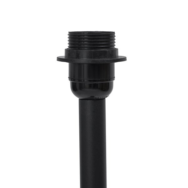 Schwarze Lampenfassung aus Kunststoff mit Außengewinde und Schraubring montiert auf einem Rohr.