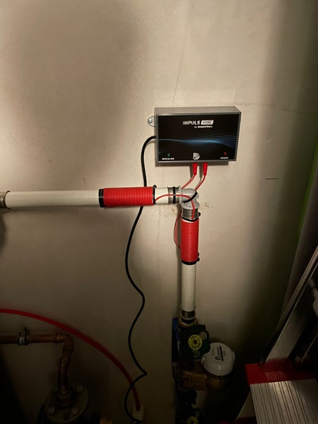 Entkalkungssystem Impuls Home 25. Umweltfreundlicher Impuls-Entkalker bis 1” oder 25 mm Rohrdurchmesser und max. Durchfluss von 1,2 m³/h.