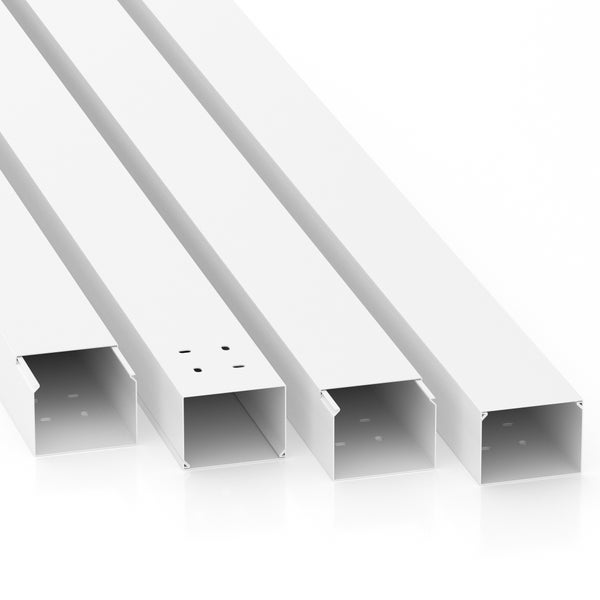 Vier Kabelkanäle aus Kunststoff