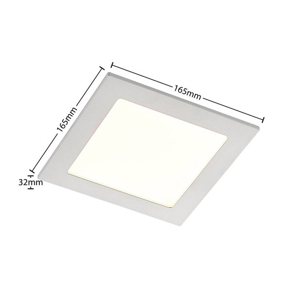 Quadratisches LED-Panel mit den Maßen 165 mal 165 Millimeter und einer Höhe von 32 Millimeter.