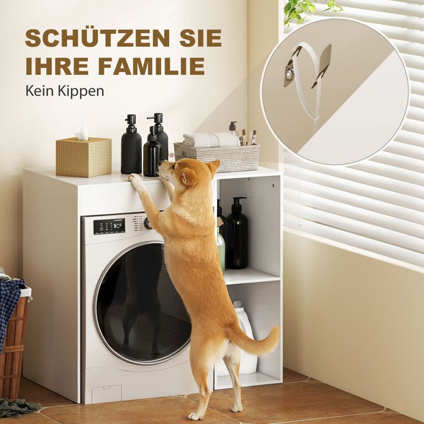 Weißer Waschmaschinenschrank mit Kippschutz, ein Hund lehnt am Schrank, Detailansicht der Wandbefestigung zur Sicherung gegen Umkippen.