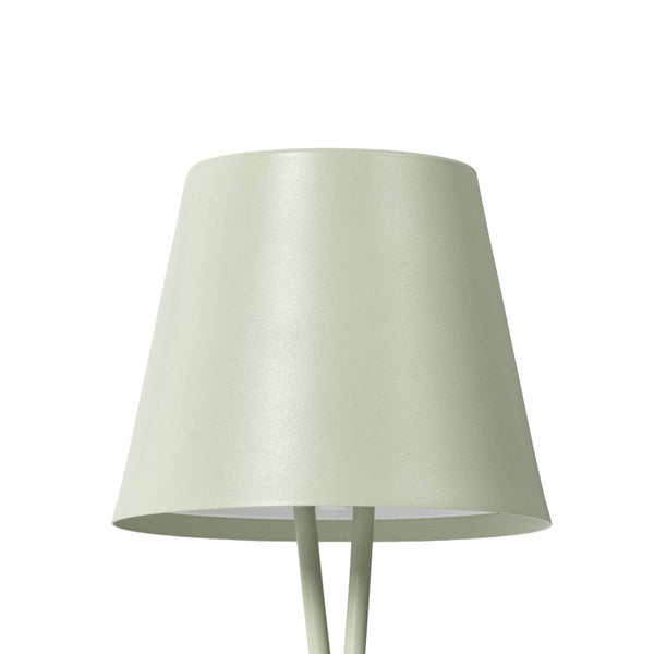 Konischer Lampenschirm aus Metall in Lichtgrün mit glatter, matter Oberfläche.