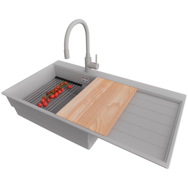 Spüle mit Abtropffläche, Spültischarmatur, Schneidebrett und Abtropfgitter