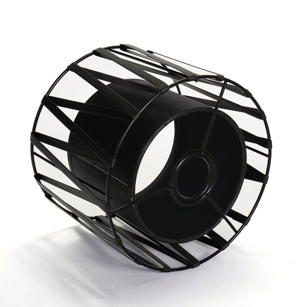 Lampenschirm mit Metallelementen