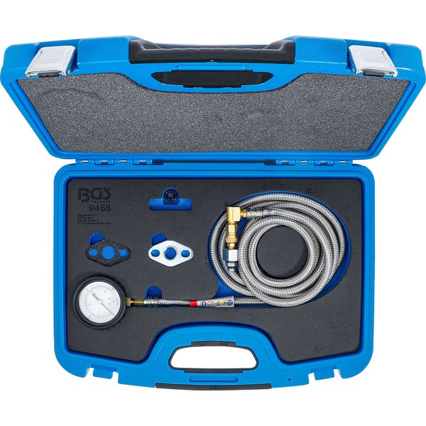 BGS Technic Kraftstoffdruckprüfer-Satz im blauen Koffer