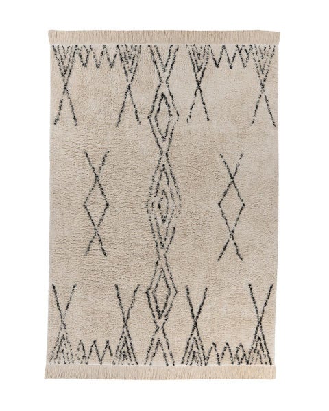 Rechteckiger Teppich mit Fransen und geometrischem Muster.