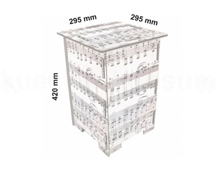 Beistelltisch mit Notenblattmotiv, quadratisch, Maße 295 mal 295 mal 420 Millimeter.