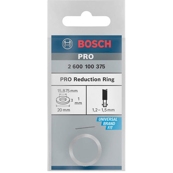 Dekoratives Arrangement mit Spiegel, Blumenvase und Bilderrahmen auf einer Kommode.