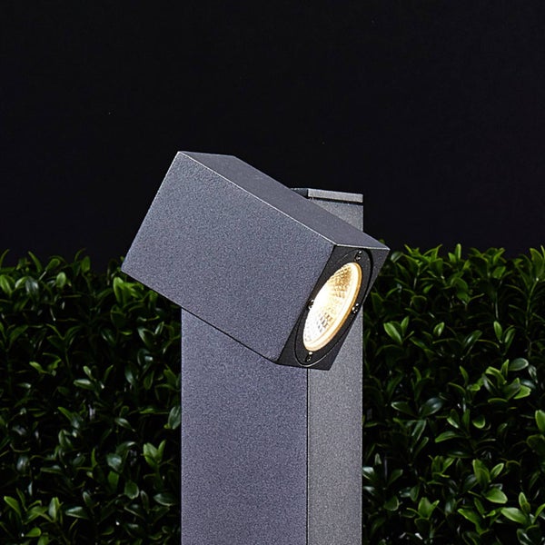 Moderne LED Außenleuchte in Anthrazit mit schwenkbarem quadratischem Kopf und warmweißem Licht