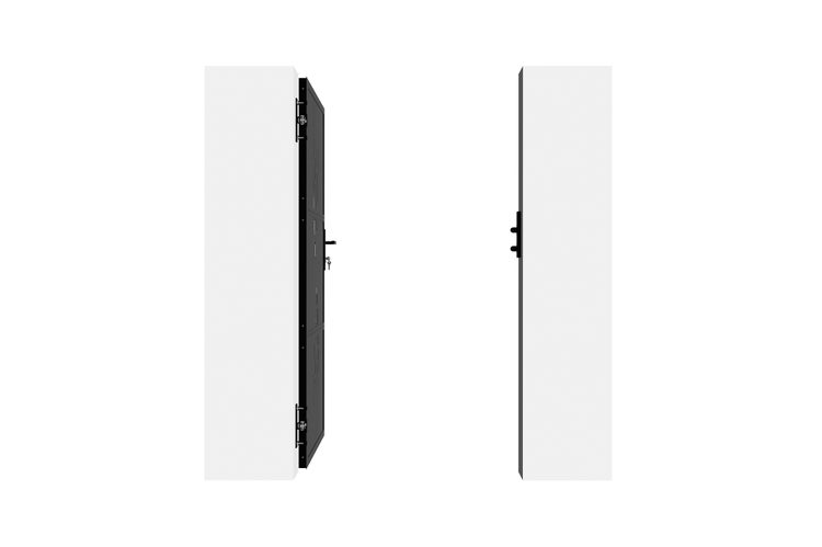 Geöffnete Metalltür in einem Rahmen