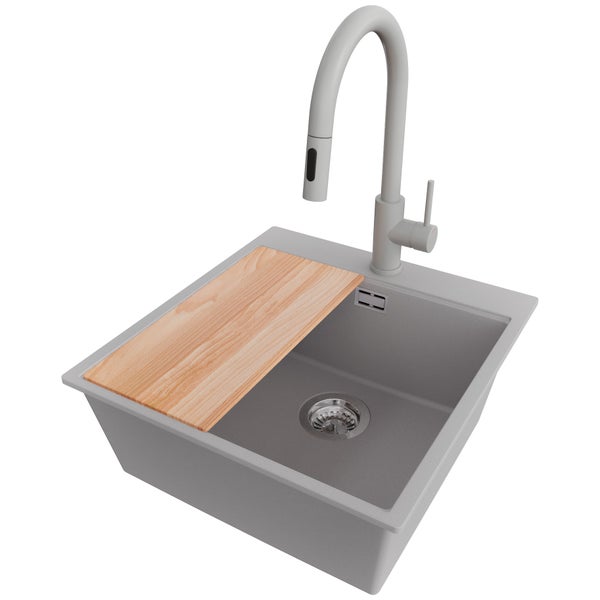 Spüle mit Armatur und Schneidebrett