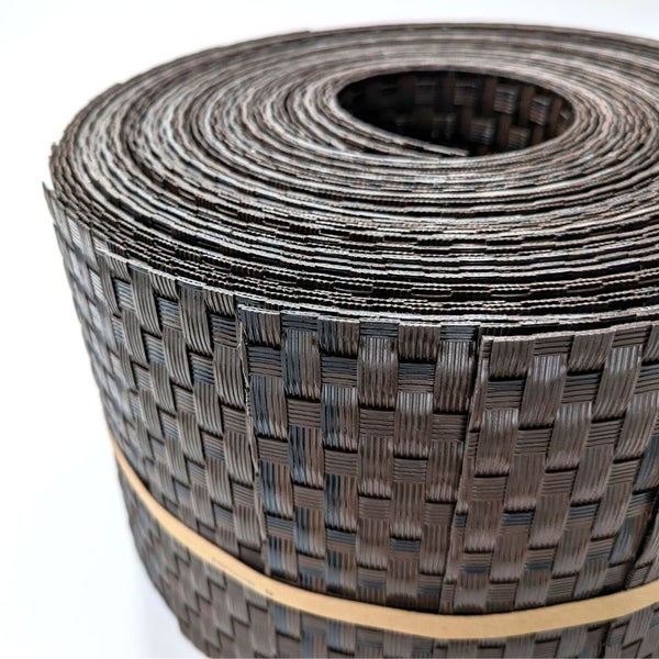 Rolle mit Rasenkante aus Kunststoff in Flechtoptik