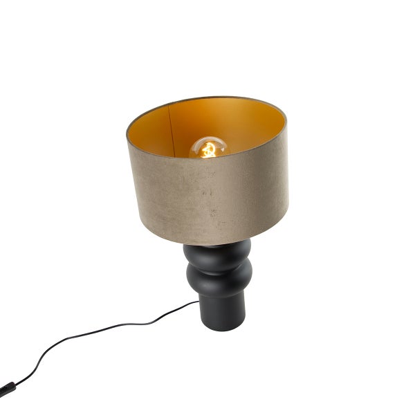 Tischleuchte mit Stoffschirm und schwarzem Sockel
