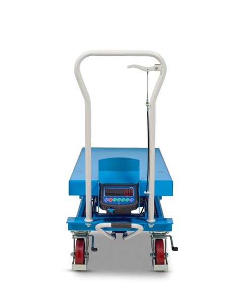 Scherenhubtisch mit integrierter Digitalwaage, blauer Plattform, weißem Schiebebügel mit Ablasshebel und vier Rollen.