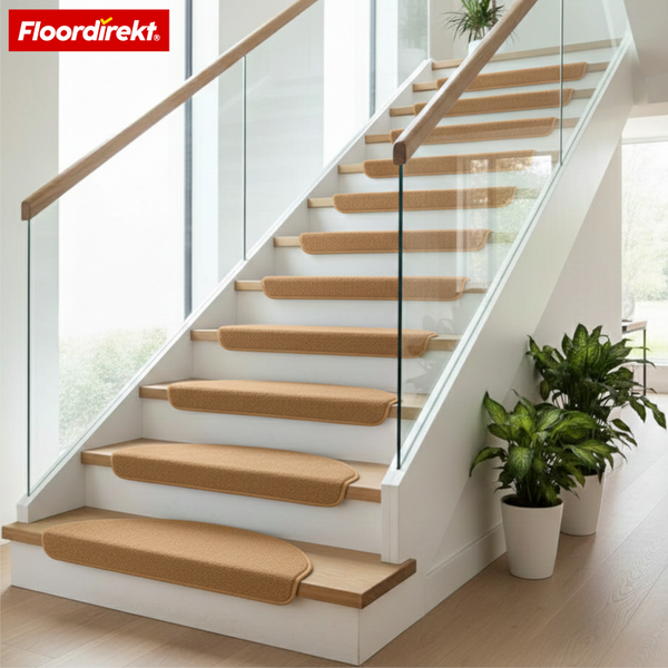 Treppe mit Stufenmatten und Floor direkt Logo