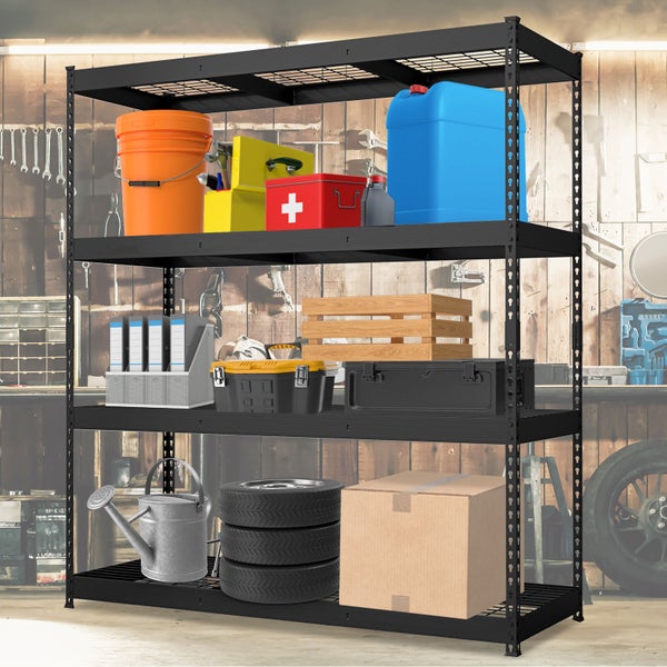 Schwarzes Metallregal mit vier Ebenen und Lagergegenständen in einer Werkstatt.