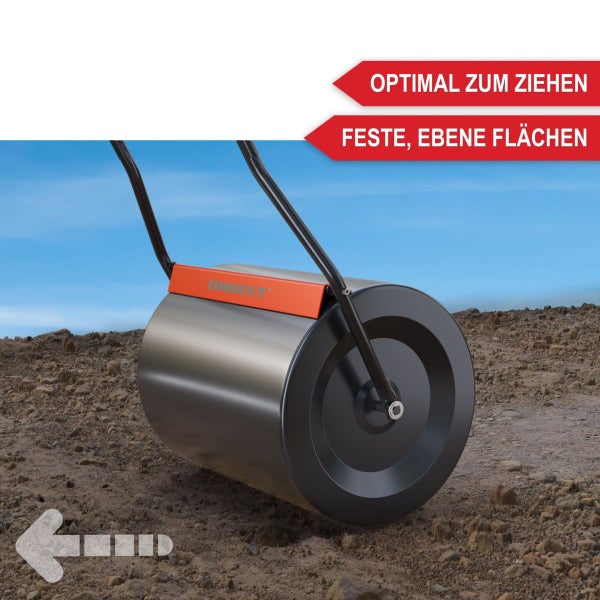 Rasenwalze aus Metall von CONBEST auf unebenem Boden, optimal zum Ziehen auf festen, ebenen Flächen.