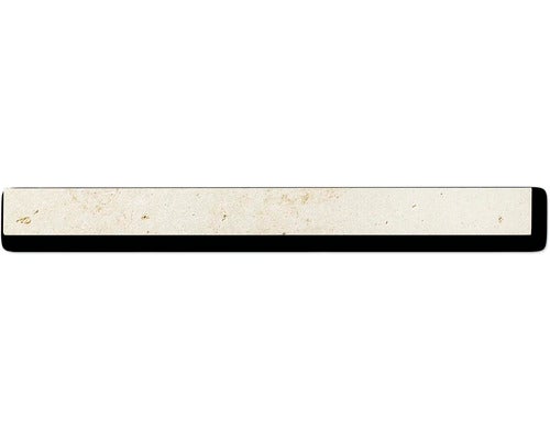Wandbordüre in Steinoptik, schmales rechteckiges Format, strukturierte Oberfläche.