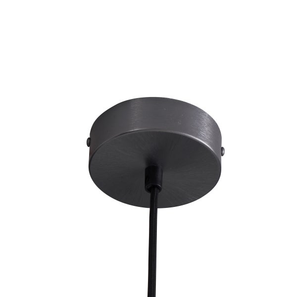 Deckenbefestigung einer Lampe mit schwarzem Kabel