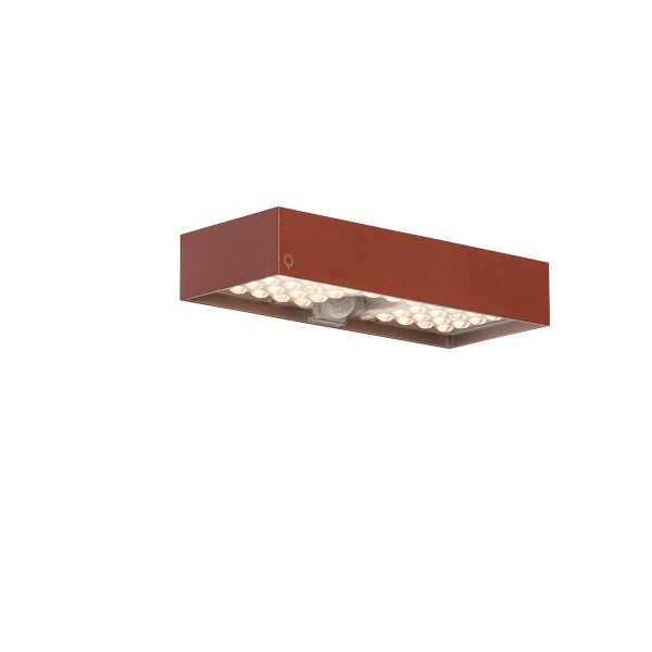 Rechteckige LED-Außenwandleuchte in Rostoptik mit integriertem Bewegungsmelder.