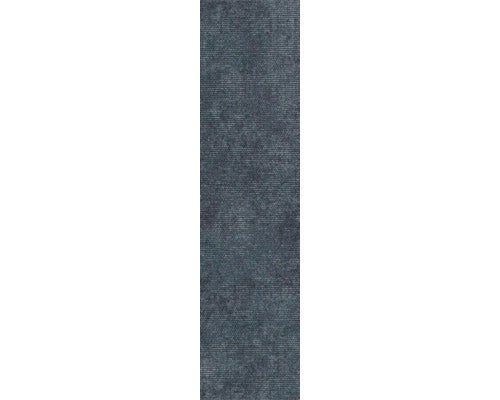 Strukturierter Teppichläufer aus Textil.