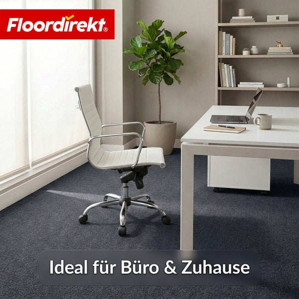 Büro mit Bürostuhl, Schreibtisch und grauem Teppichboden von Floordirekt