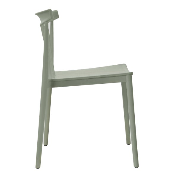 Moderner Kunststoffstuhl in Salbeigrün mit Sprossenlehne.