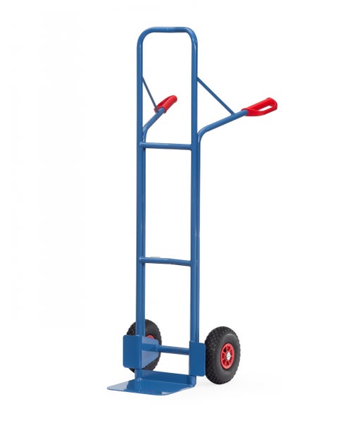 Blaue Sackkarre mit roten Griffen und Rädern