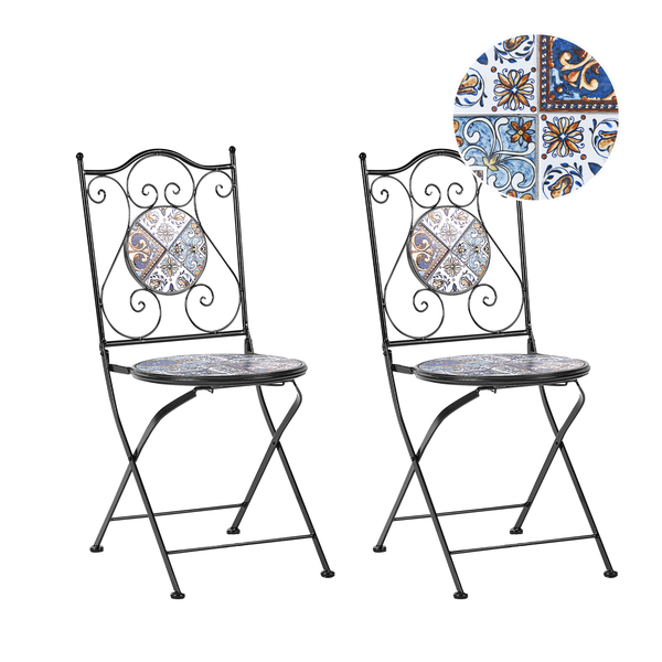 Zwei Gartenstühle mit Mosaikmuster