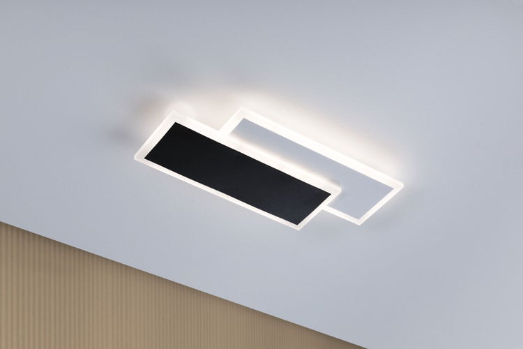 Moderne LED-Deckenleuchte mit zwei rechteckigen Rahmen in Schwarz und Weiß montiert an der Zimmerdecke.
